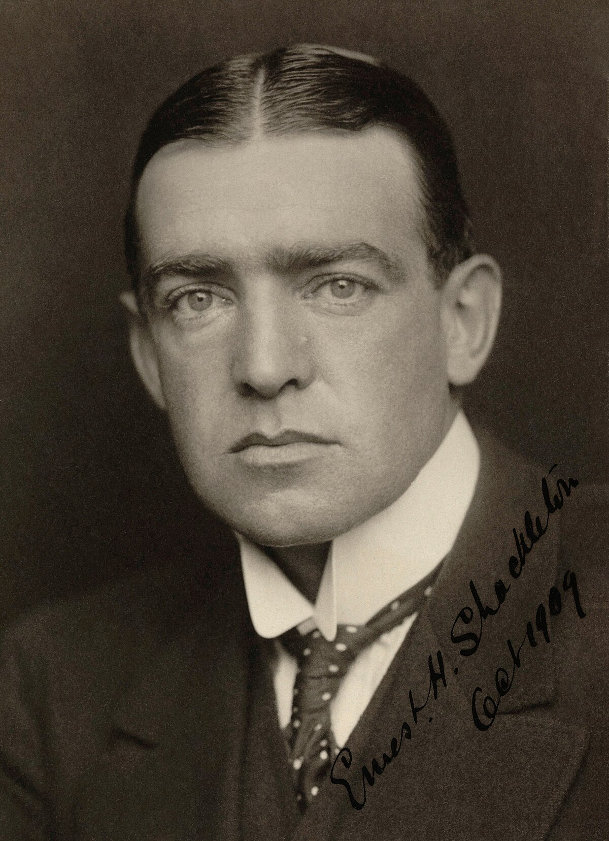 Ernest_Shackleton_before_1909 EXPLORADORES Modelos de Vida